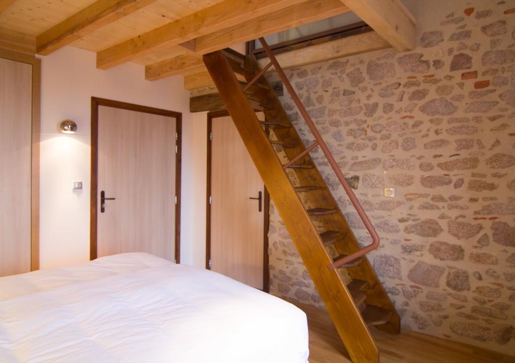 Gites Le Lancelot Ambierle Exterior foto